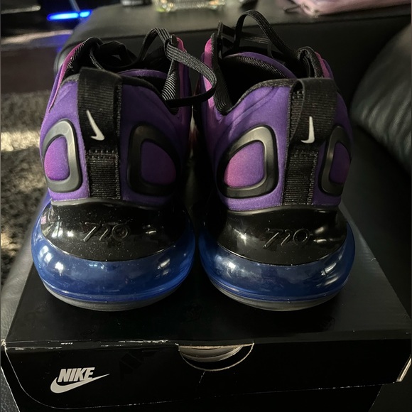 Woman Nike air max 720 - Picture 6 of 6